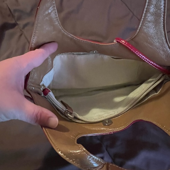 Nine West Red leather w/cream embroidery small handbag - Picture 3 of 3